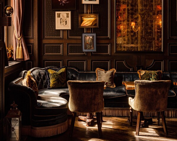 2 Bars/Lounges, Cocktailbar