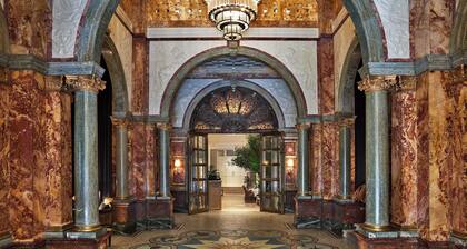 Kimpton Fitzroy London by IHG