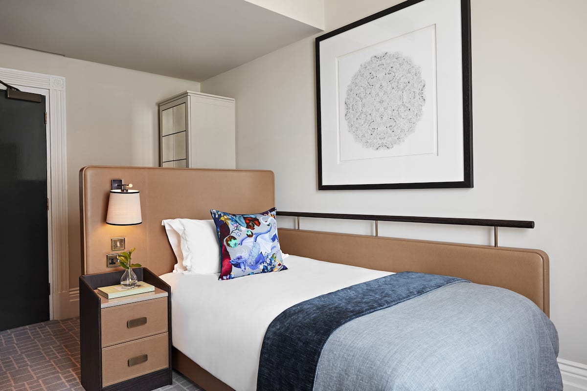 Habitación, 1 cama individual (City Single) | 1 habitación, ropa de cama de alta calidad y minibar