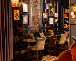 2 Bars/Lounges, Cocktailbar