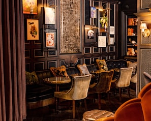 2 Bars/Lounges, Cocktailbar