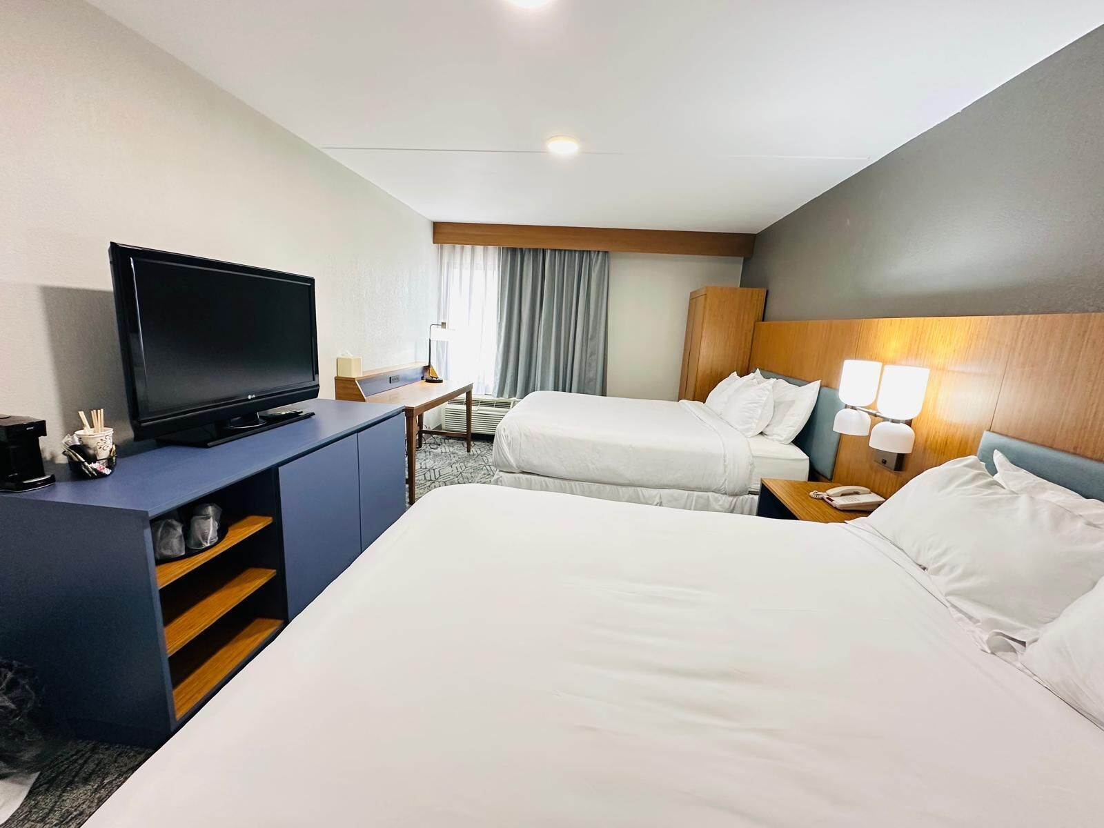 Premium bedding, in-room safe, desk, iron/ironing board (on request)