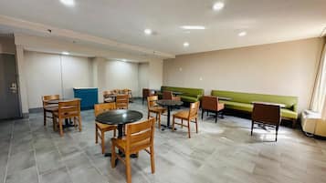 Free daily continental breakfast