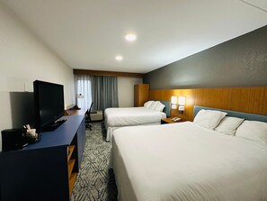 Chambre, 2 grands lits, non-fumeur | Literie de qualité, coffre-fort, bureau, fer et planche à repasser