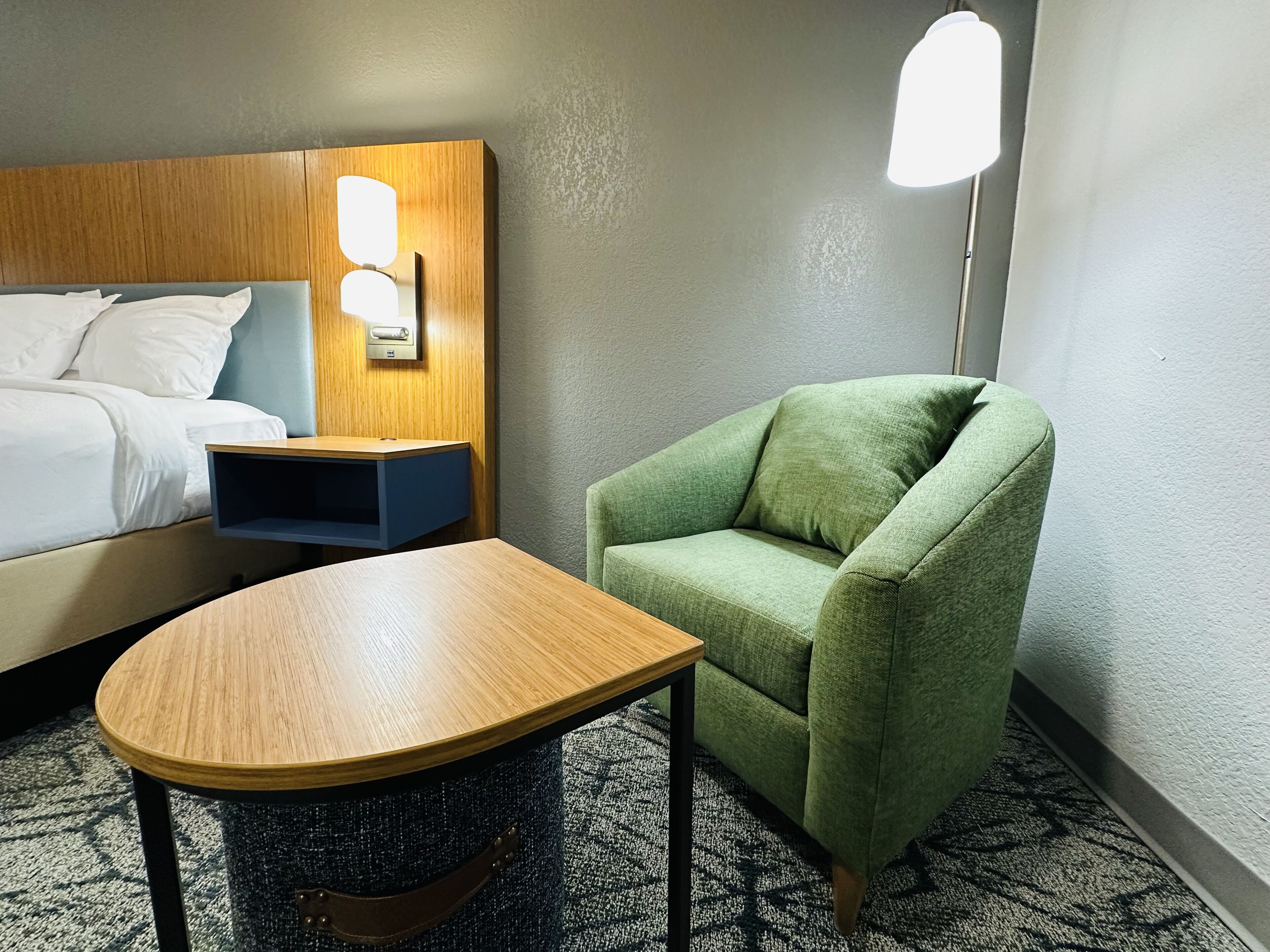 Habitación, 1 cama King size, con acceso para personas discapacitadas, para no fumadores | Ropa de cama de alta calidad, escritorio y cortinas blackout 