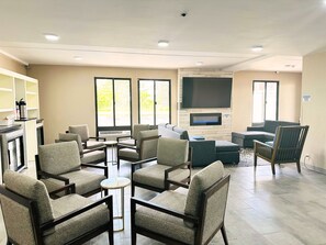 Coin salon dans le hall