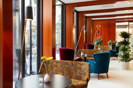 Bar (on property). Parkhotel Graz - Traditional Luxury