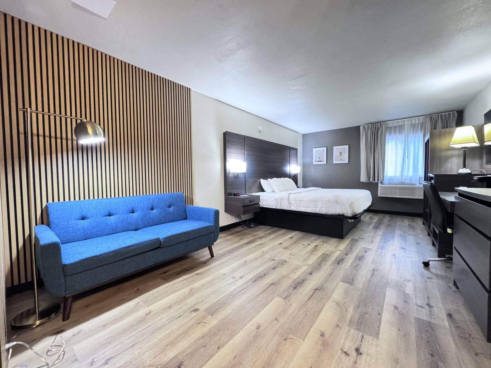 Room, 1 King Bed, Non Smoking (Upgrade) | Premium bedding, desk, laptop workspace, iron/ironing board