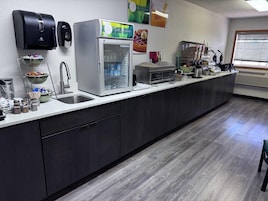 Café da manhã self-service grátis todos os dias