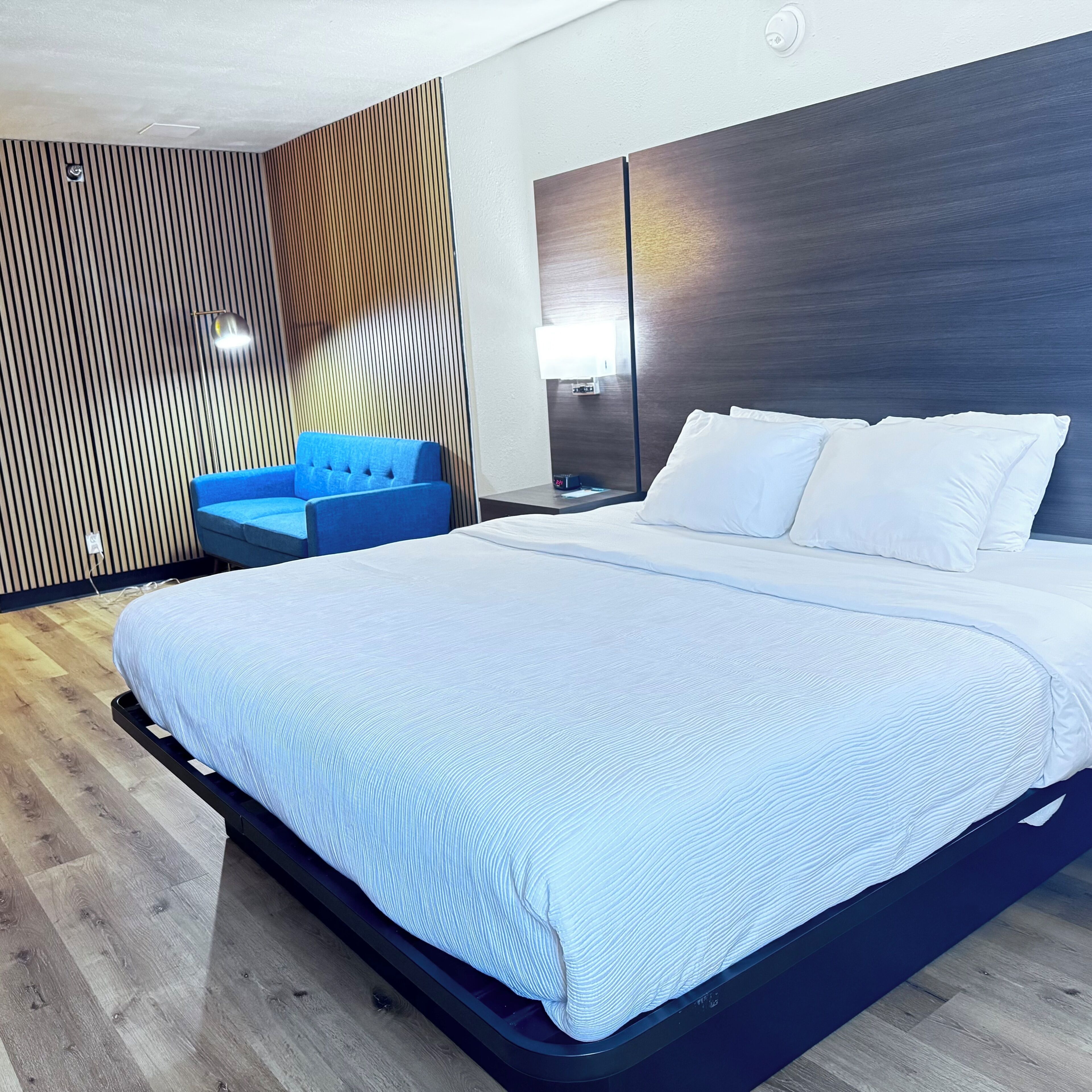 Suite, 1 King Bed, Non Smoking (Upgrade) | Premium bedding, desk, laptop workspace, iron/ironing board