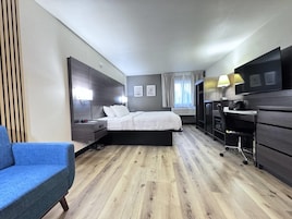 Quarto, 1 cama King, para não fumantes (Upgrade) | Roupas de cama premium, escrivaninha, espaço de trabalho para notebook