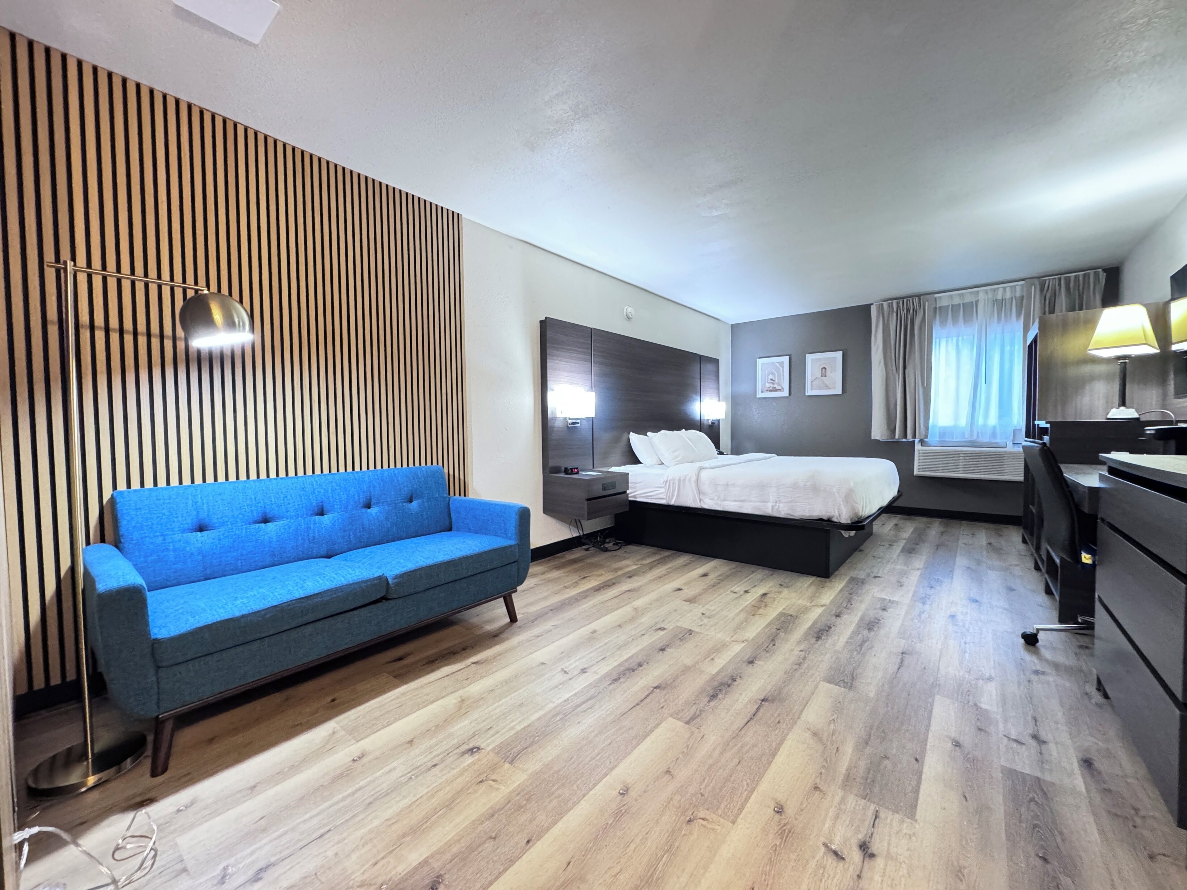 Suite, 1 King Bed, Non Smoking (Upgrade) | Premium bedding, desk, laptop workspace, iron/ironing board