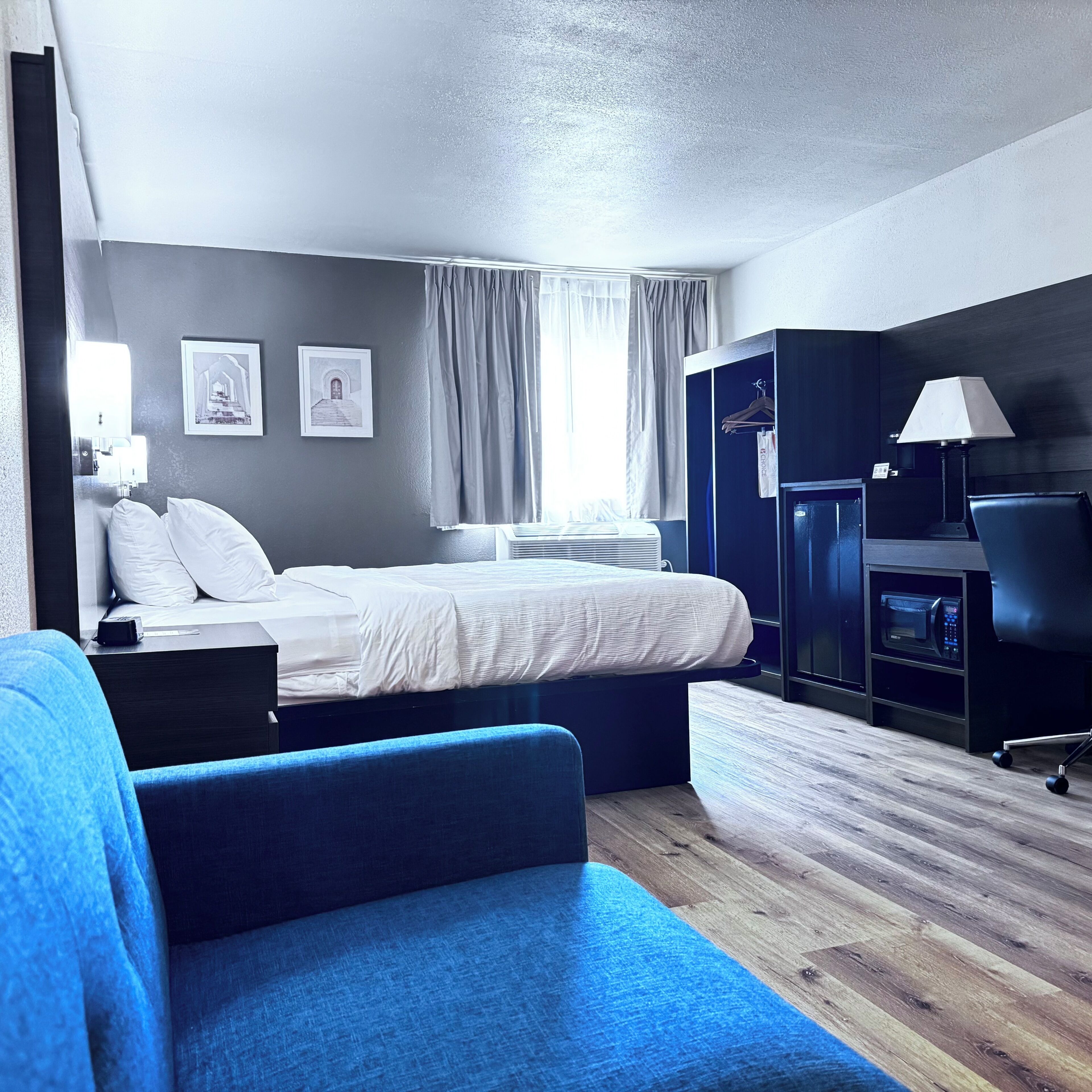 Suite, 1 King Bed, Non Smoking (Upgrade) | Premium bedding, desk, laptop workspace, iron/ironing board
