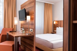 Hypo-allergenic bedding, in-room safe, blackout curtains, soundproofing