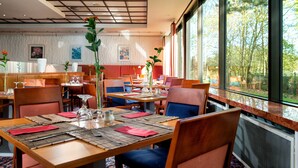 Daily buffet breakfast for a fee - Hotel Bremen-Vahr (Bremen)