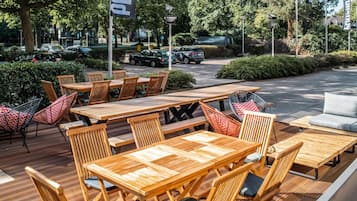 Hi ha 2 restaurants amb esmorzars