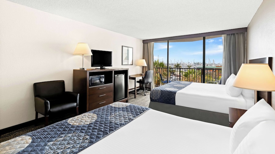 Best Western Yacht Harbor Hotel