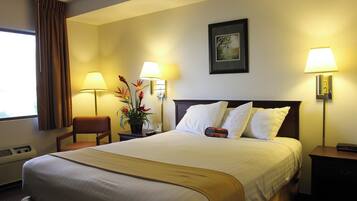 書桌、遮光窗簾/窗簾、熨斗/熨衫板、免費 Wi-Fi