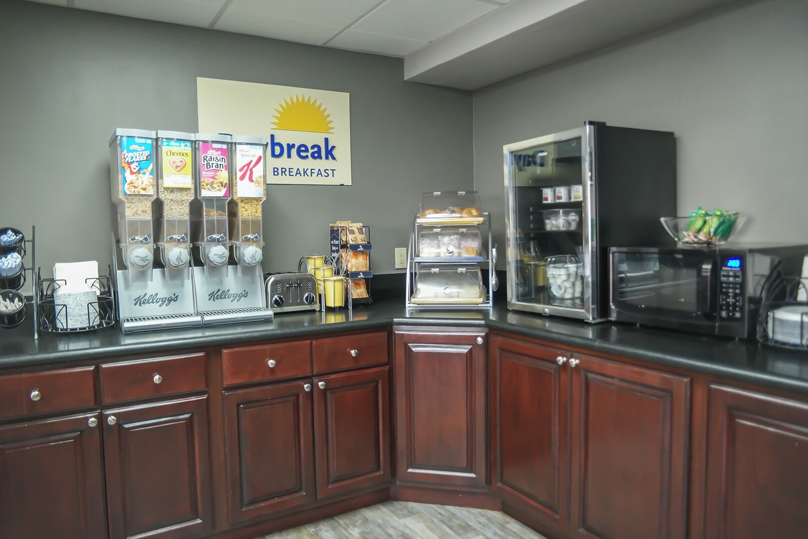 Tägliches inbegriffenes Frühstück zum Mitnehmen