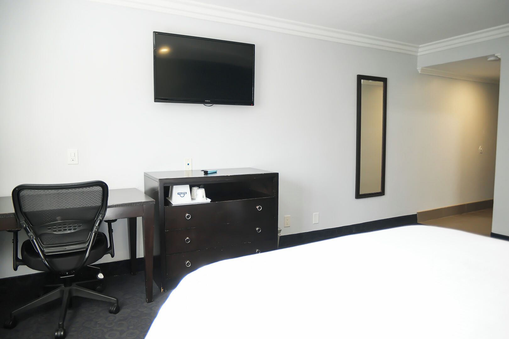 Standard Room, 1 Queen Bed | Desk, laptop workspace, blackout curtains, iron/ironing board