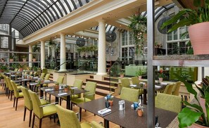 Aperto a colazione, pranzo e cena