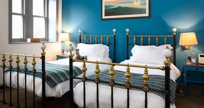 Crown Hotel