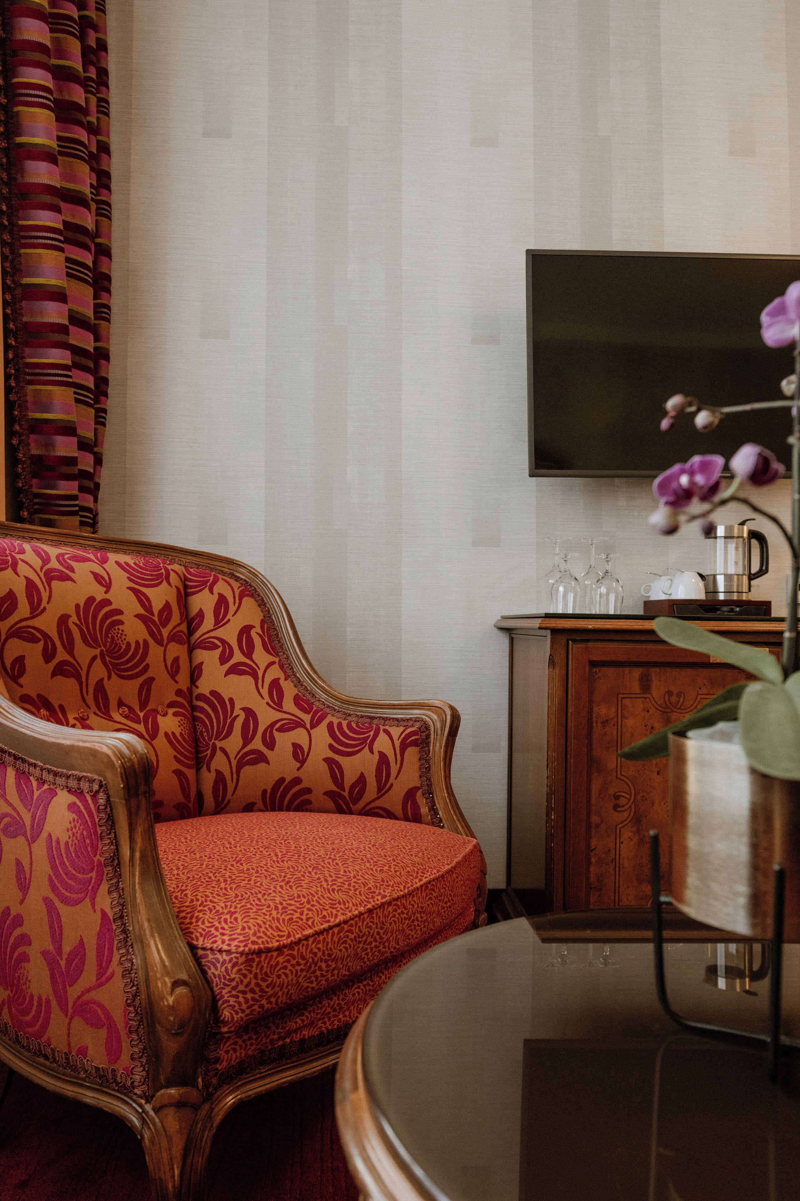 superior triple room | 1 bedroom, minibar, in-room safe, desk