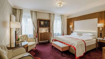 Superior Double Room | Minibar, in-room safe, desk, soundproofing