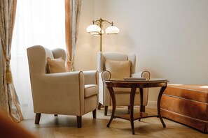Superior Double Room | 1 bedroom, minibar, in-room safe, desk