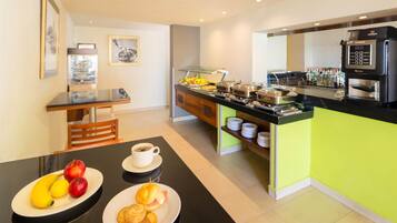 Free daily buffet breakfast