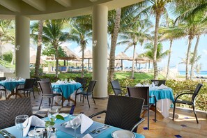 4 restaurants, Mexican cuisine