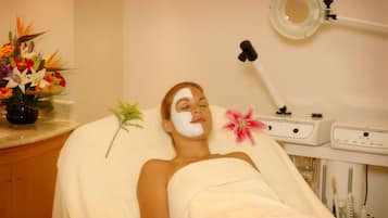 Körperbehandlungen, Hydrotherapie, Aromatherapie, Warmsteinmassagen