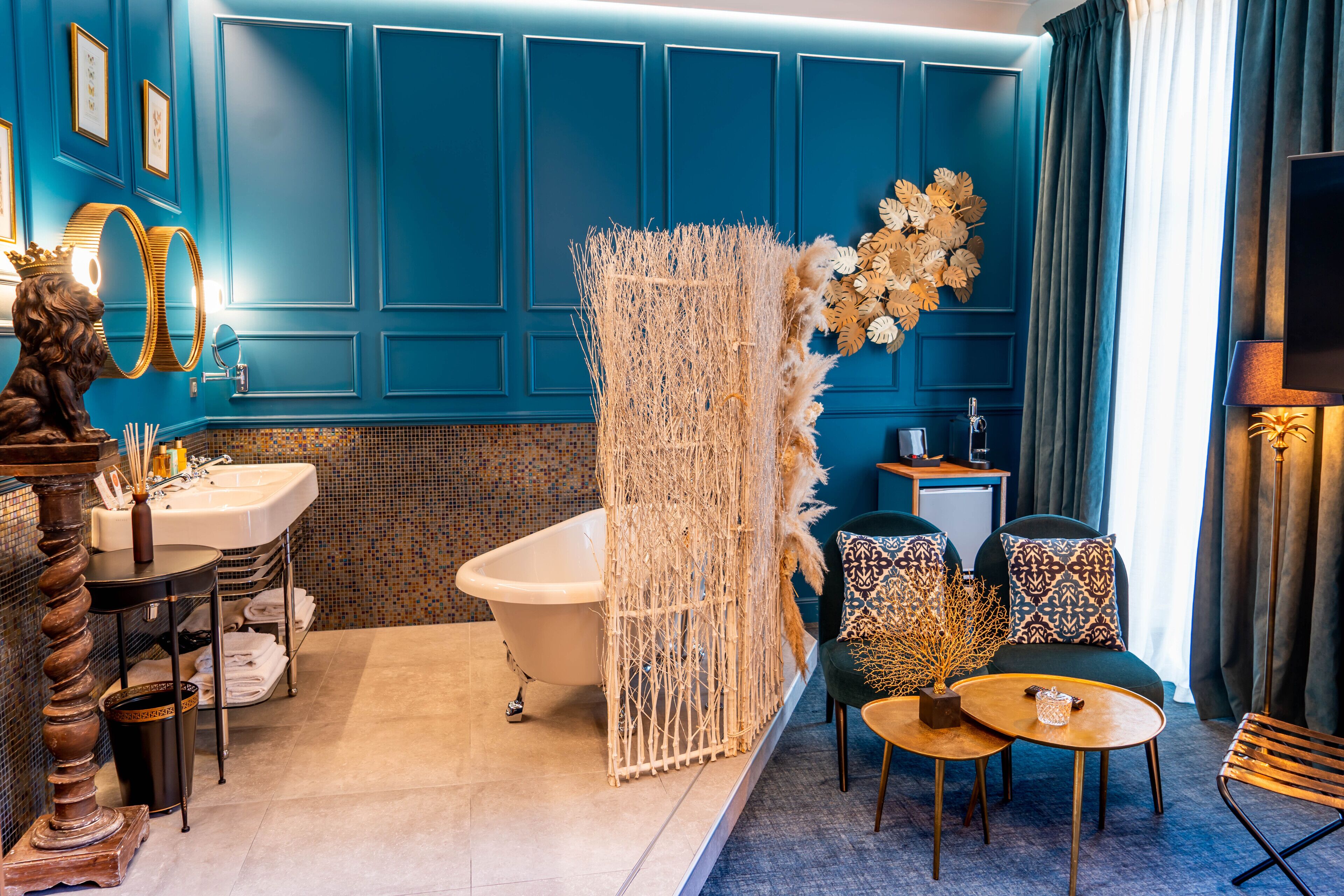 deluxe room, 1 double bed (grounds view) | bathroom | eco-friendly toiletries, hair dryer, towels