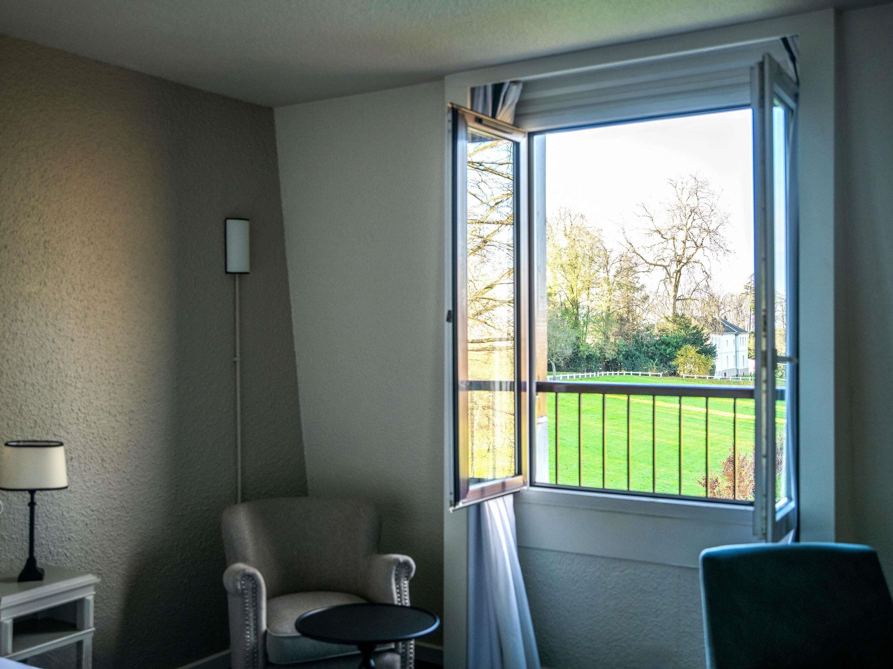 Executive Room, 1 Double Bed with Sofa bed, Garden View (Grounds view) | In-room safe, desk, laptop workspace, blackout drapes