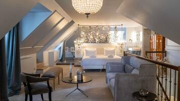 Deluxe Suite, 1 Double Bed with Sofa bed, Terrace (Duplex, 1 double bed, Terrace 25sqm) | In-room safe, desk, laptop workspace, blackout curtains