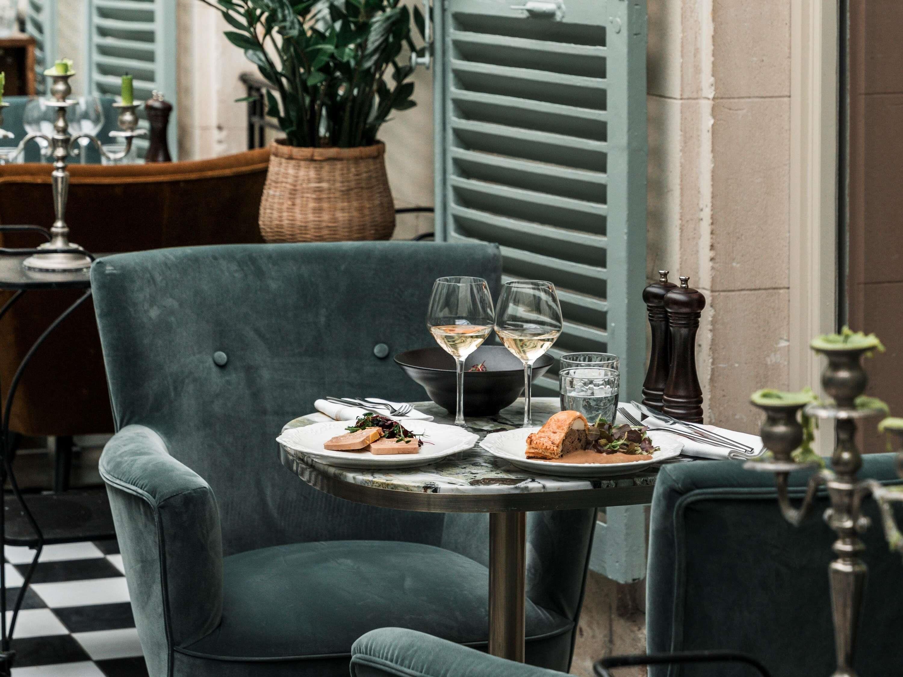 2 Restaurants; Frühstück, Mittagessen und Abendessen werden serviert