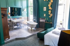 Deluxe Room, 1 Double Bed (Grounds view) | Bathroom | Eco-friendly toiletries, hair dryer, towels