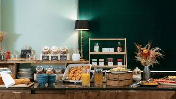 Desayuno buffet todos los días (con cargo)