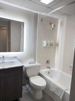 Bañera con ducha, bañera profunda, cabezal de ducha con hidromasaje