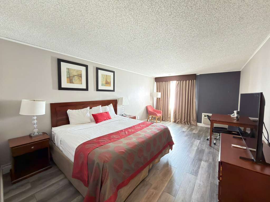 Premium bedding, pillow-top beds, in-room safe, desk