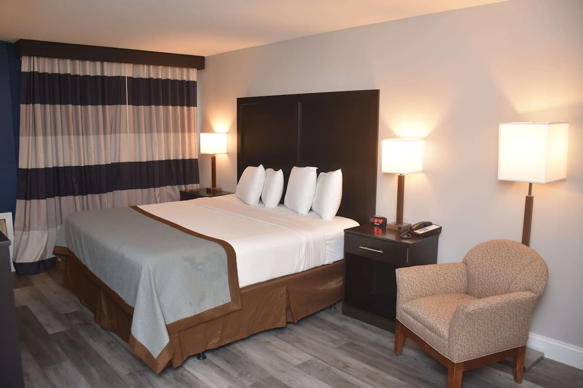 Premium bedding, pillowtop beds, in-room safe, desk