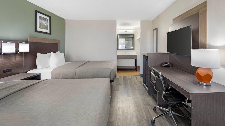 Quality Inn Columbus, MS