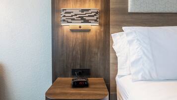 Desk, soundproofing, iron/ironing board, free WiFi