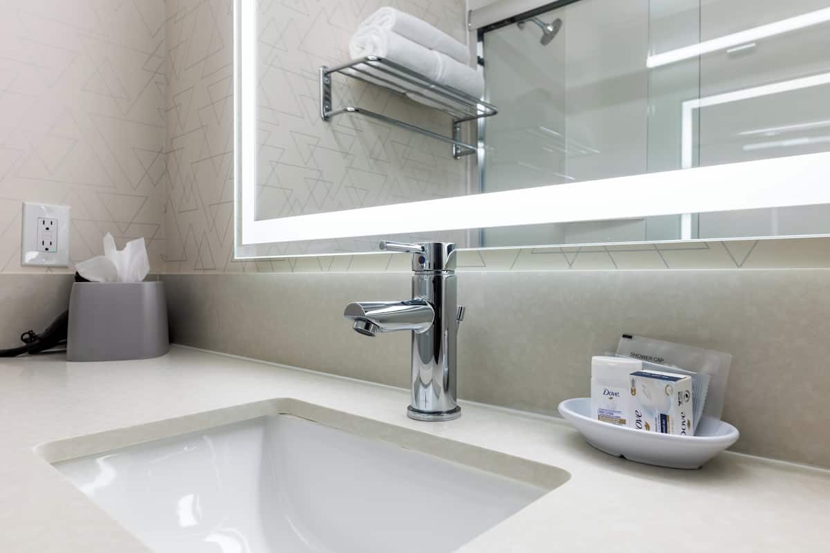 Standardzimmer, 2Â Queen-Betten | Badezimmer