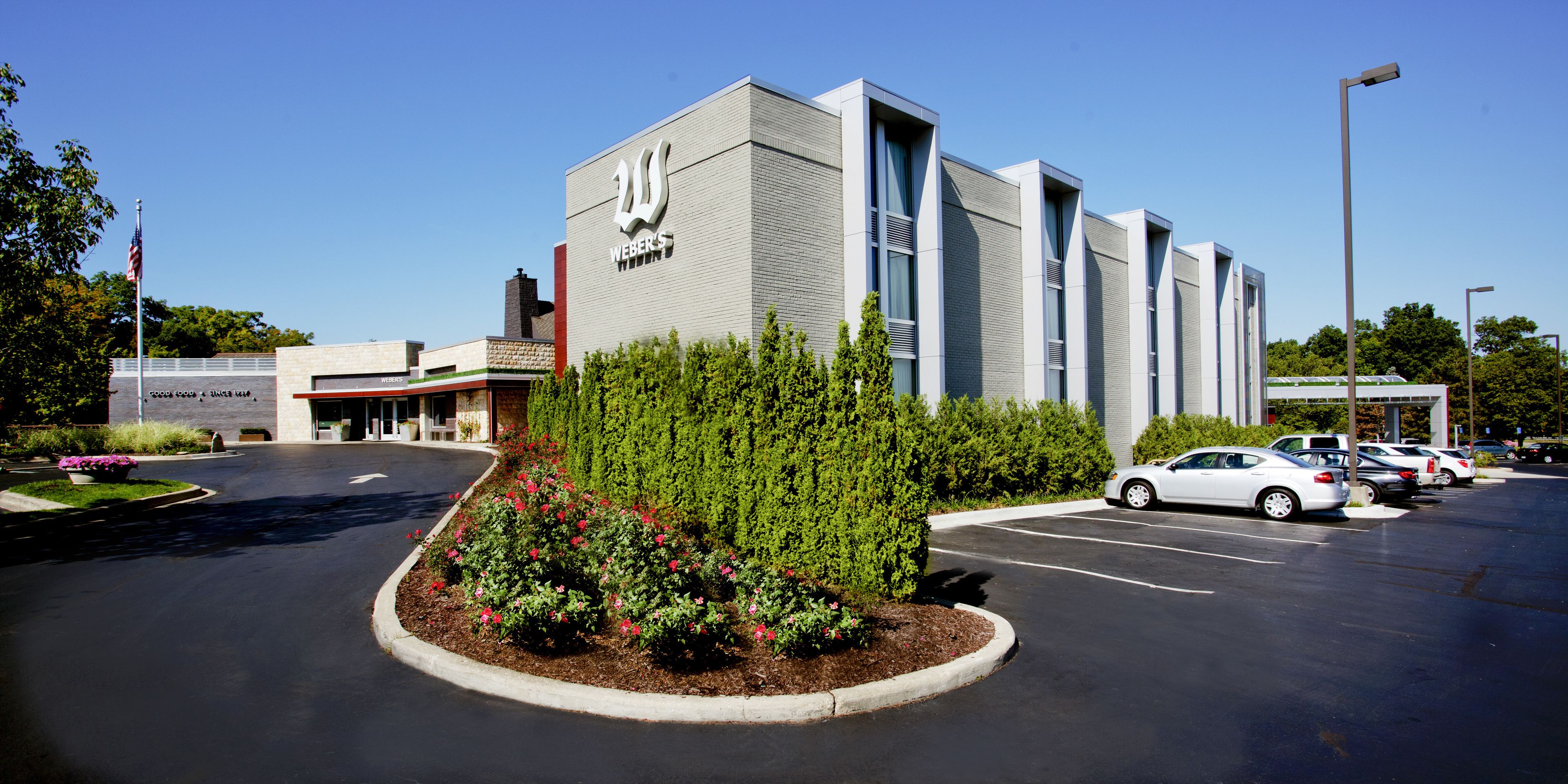 3 restaurants, breakfast, lunch, dinner served; american cuisine