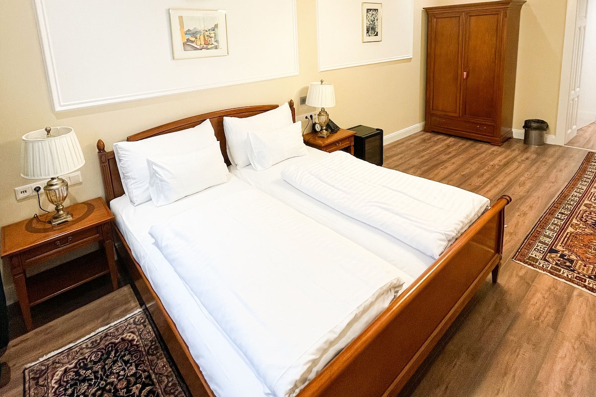 Dreibettzimmer | Zimmersafe, individuell dekoriert, individuell eingerichtet