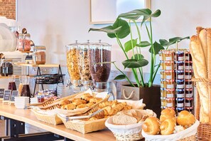 Morgenmadsbuffet hver dag (13.90 EUR pr. person)