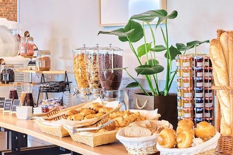 Desayuno buffet diario (EUR 14.90 por persona). Kyriad Lille Est Villeneuve d'Ascq