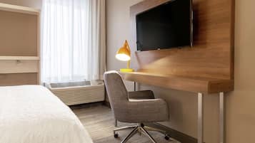 Hypo-allergenic bedding, in-room safe, desk, blackout curtains