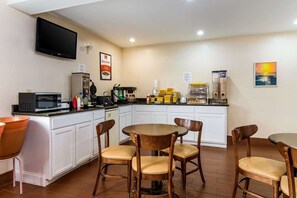 Dining - Americas Best Value Inn & Suites (Searcy)